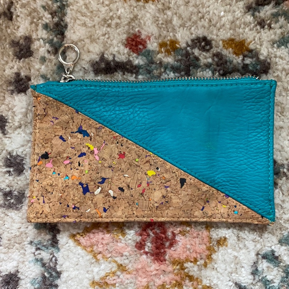 UO clutch wallet